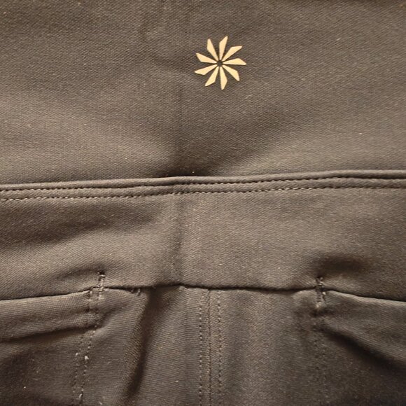 Athleta Headlands Hybrid High Rise Cargo Legging - size 10P - Navy - Picture 5 of 5